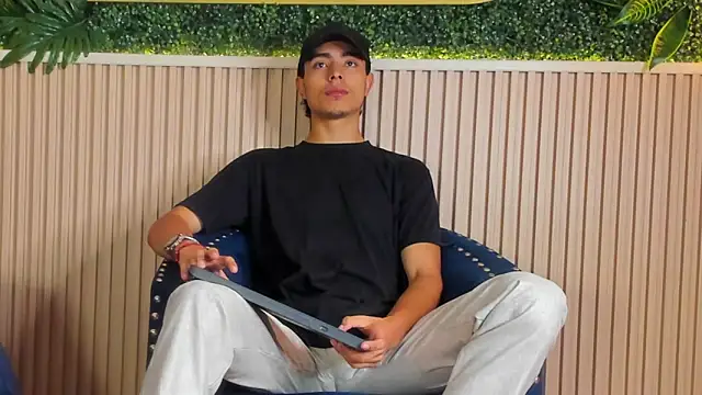 Snapshot of JoshRashfordd chatting on September 2025 12:16:02 PM JoshRashfordd online show from September 2025 12:16:02 PM