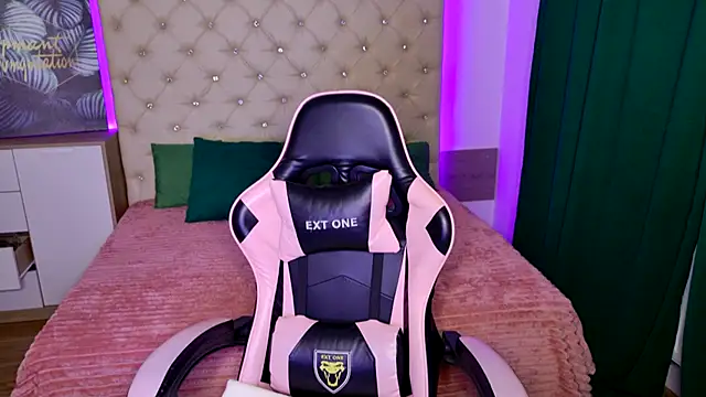 KattieSims online show from January 2025 04:13:01 AM