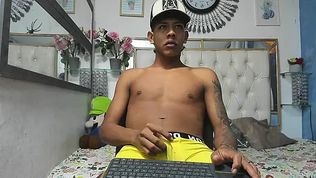 Snapshot of mr_stiven_ chatting on January 2025 04:33:02 AM mr stiven online show from January 2025 04:33:02 AM