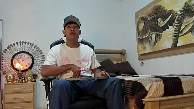 mr stiven  online show from April 2026 02:45:02 AM