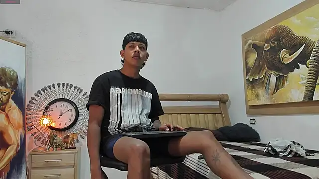 mr stiven  online show from May 2026 03:35:01 AM