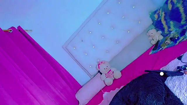 Theylor Rouse online show from March 2026 08:42:01 AM