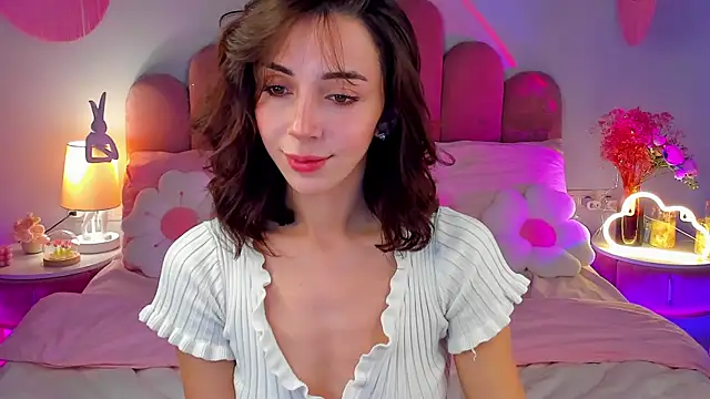 ElsaYoung online show from October 2025 07:01:02 PM