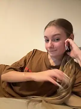 Ewa Pearl online show from October 2025 06:28:02 PM