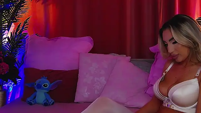 FelyJolie online show from April 2026 07:42:02 AM