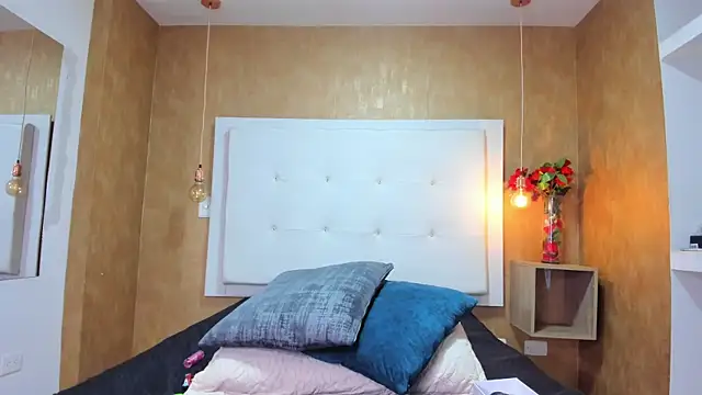 Milaspetite online show from March 2026 08:08:02 PM