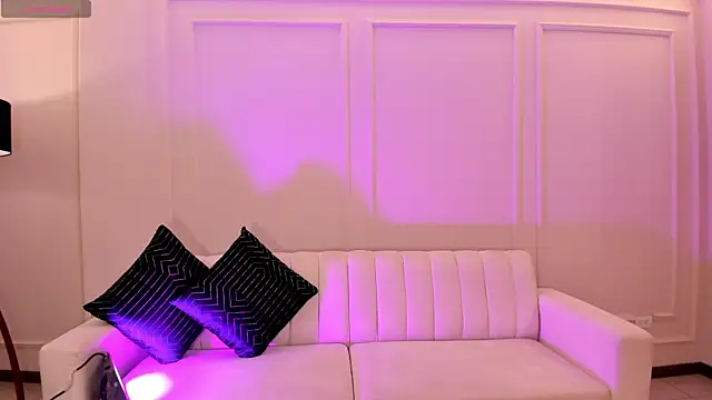 BellaCarteer  online show from March 2025 12:24:01 PM