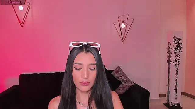 BellaCarteer  online show from October 2025 11:51:02 AM