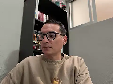 alex ruiz85 online show from June 2026 10:12:02 PM