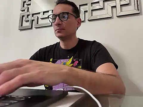 alex ruiz85 online show from June 2026 06:45:02 PM