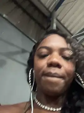 Snapshot of imsuziblack chatting on November 2025 11:03:01 PM imsuziblack online show from November 2025 11:03:01 PM