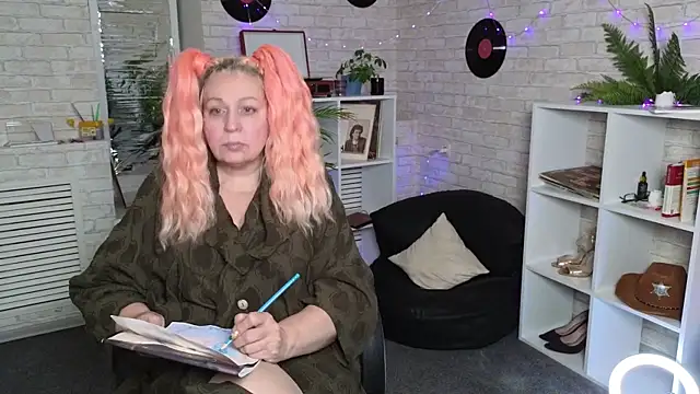 Penelope Pinky online show from December 2024 03:30:02 PM
