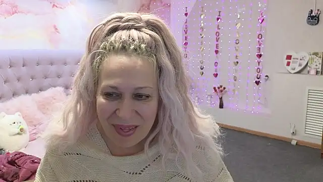 Penelope Pinky online show from March 2025 07:11:01 AM