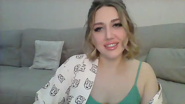 Snapshot of VickyLove047 chatting on January 2025 04:27:01 PM VickyLove047 online show from January 2025 04:27:01 PM