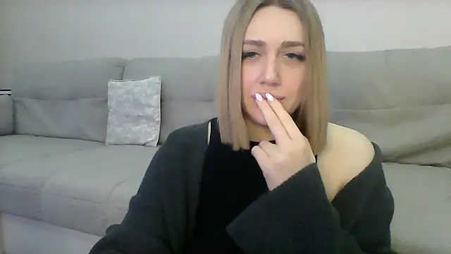 Snapshot of VickyLove047 chatting on January 2025 09:15:01 AM VickyLove047 online show from January 2025 09:15:01 AM