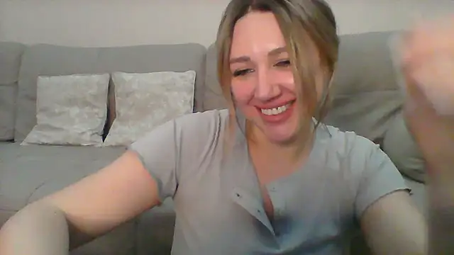 Snapshot of VickyLove047 chatting on March 2025 05:21:01 PM VickyLove047 online show from March 2025 05:21:01 PM
