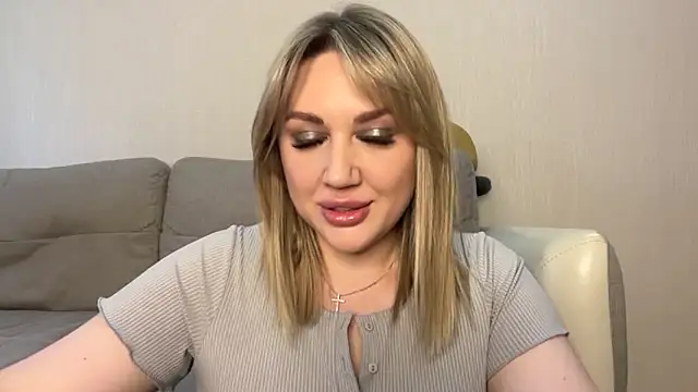 Snapshot of VickyLove047 chatting on May 2026 08:43:02 AM VickyLove047 online show from May 2026 08:43:02 AM