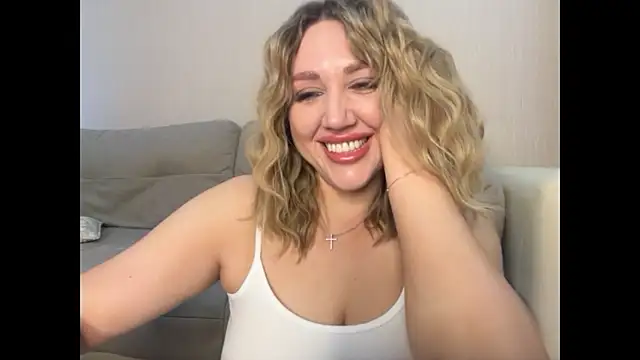 Snapshot of VickyLove047 chatting on July 2026 06:30:01 AM VickyLove047 online show from July 2026 06:30:01 AM