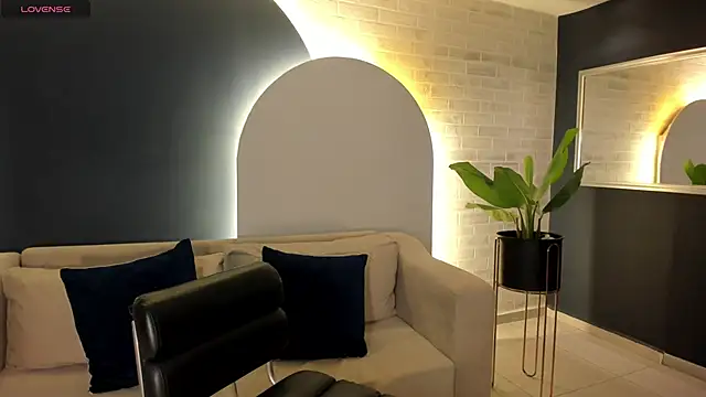 FernandaX1 online show from October 2025 11:18:02 AM