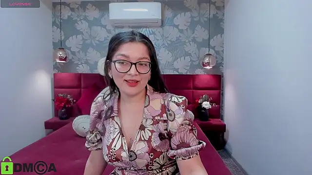 Snapshot of ZarifaBev chatting on December 2024 08:58:02 PM ZarifaBev online show from December 2024 08:58:02 PM