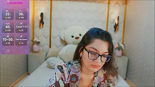 Snapshot of ZarifaBev chatting on December 2024 07:38:02 PM ZarifaBev online show from December 2024 07:38:02 PM