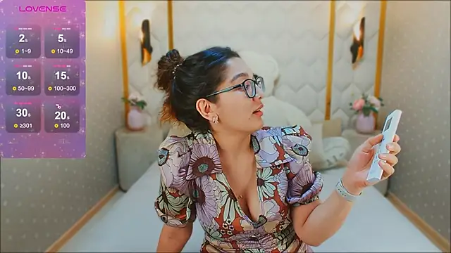 Snapshot of ZarifaBev chatting on December 2024 10:40:02 PM ZarifaBev online show from December 2024 10:40:02 PM