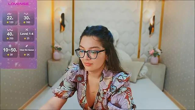 Snapshot of ZarifaBev chatting on December 2024 01:45:01 AM ZarifaBev online show from December 2024 01:45:01 AM