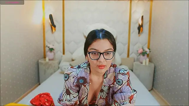 Snapshot of ZarifaBev chatting on December 2024 11:42:01 PM ZarifaBev online show from December 2024 11:42:01 PM