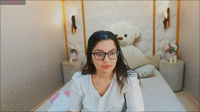 Snapshot of ZarifaBev chatting on December 2024 08:32:01 PM ZarifaBev online show from December 2024 08:32:01 PM