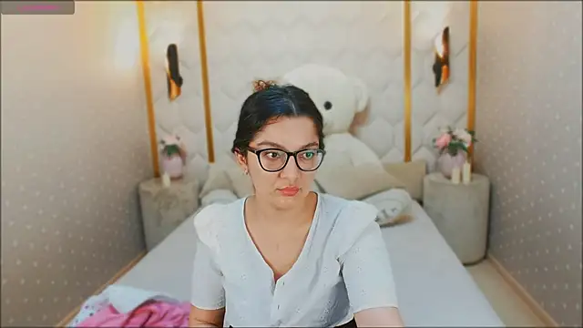 Snapshot of ZarifaBev chatting on December 2024 11:57:01 PM ZarifaBev online show from December 2024 11:57:01 PM