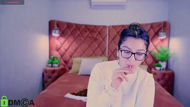 Snapshot of ZarifaBev chatting on December 2024 11:07:01 AM ZarifaBev online show from December 2024 11:07:01 AM