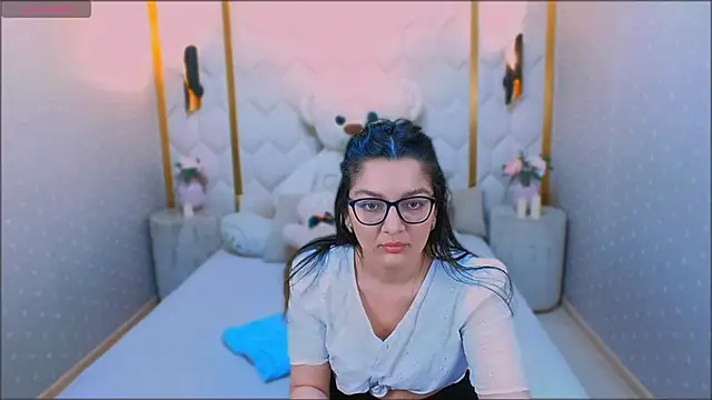 Snapshot of ZarifaBev chatting on January 2025 04:16:01 PM ZarifaBev online show from January 2025 04:16:01 PM