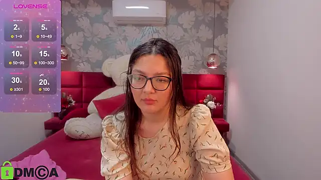 Snapshot of ZarifaBev chatting on January 2025 12:19:02 AM ZarifaBev online show from January 2025 12:19:02 AM