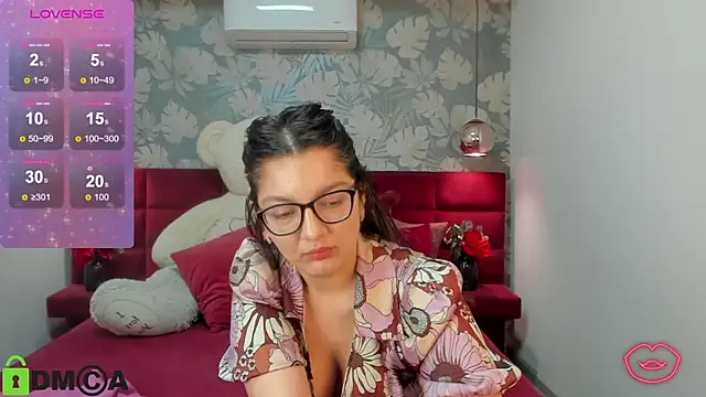 Snapshot of ZarifaBev chatting on January 2025 03:54:02 AM ZarifaBev online show from January 2025 03:54:02 AM