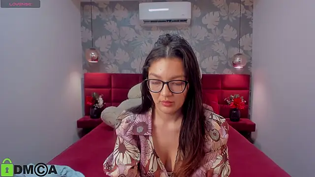 Snapshot of ZarifaBev chatting on February 2025 07:32:02 PM ZarifaBev online show from February 2025 07:32:02 PM