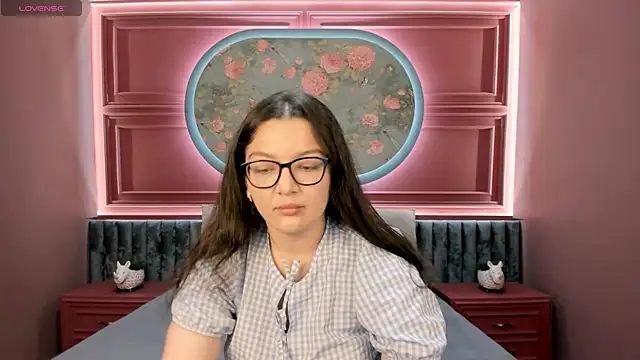 Snapshot of ZarifaBev chatting on October 2025 02:48:01 PM ZarifaBev online show from October 2025 02:48:01 PM