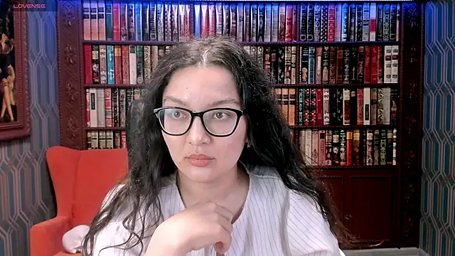 Snapshot of ZarifaBev chatting on October 2025 05:19:01 PM ZarifaBev online show from October 2025 05:19:01 PM