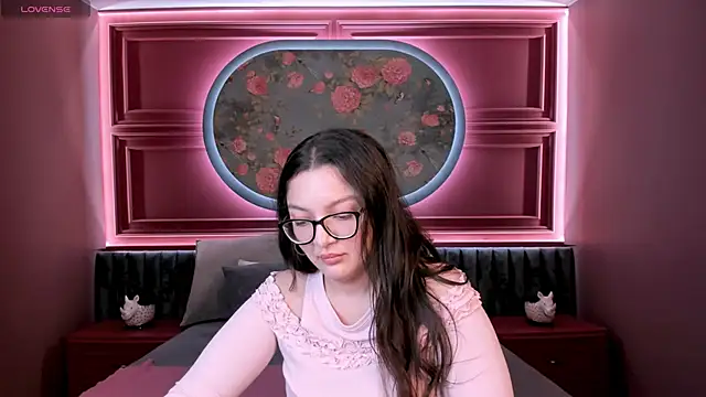 Snapshot of ZarifaBev chatting on November 2025 09:59:01 PM ZarifaBev online show from November 2025 09:59:01 PM