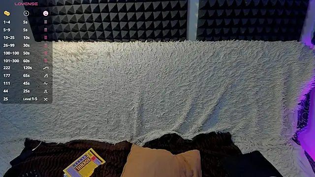 Crystallora  online show from February 2025 01:51:02 PM