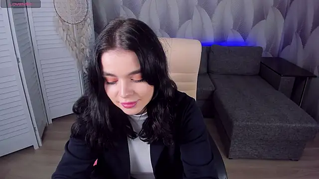 AmeliHalls online show from December 2024 12:16:02 PM