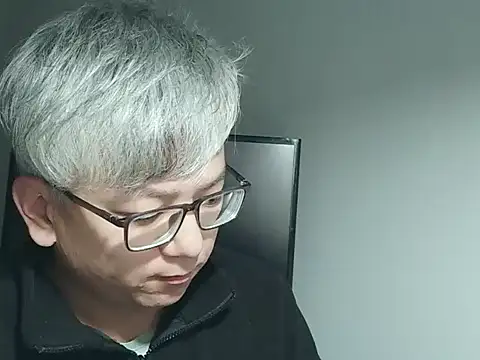 leoUSIR online show from October 2025 03:25:01 PM