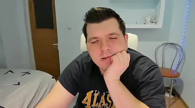 Snapshot of JasonJacks chatting on January 2025 01:40:01 PM JasonJacks online show from January 2025 01:40:01 PM