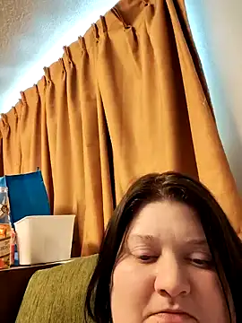 Snapshot of chrissybear84 chatting on December 2024 06:20:01 PM chrissybear84 online show from December 2024 06:20:01 PM