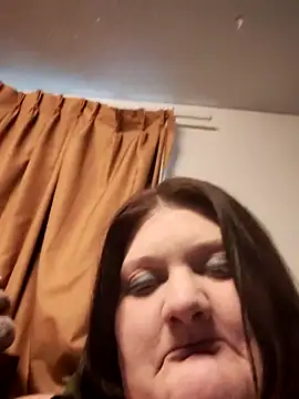 Snapshot of chrissybear84 chatting on January 2025 11:03:02 PM chrissybear84 online show from January 2025 11:03:02 PM