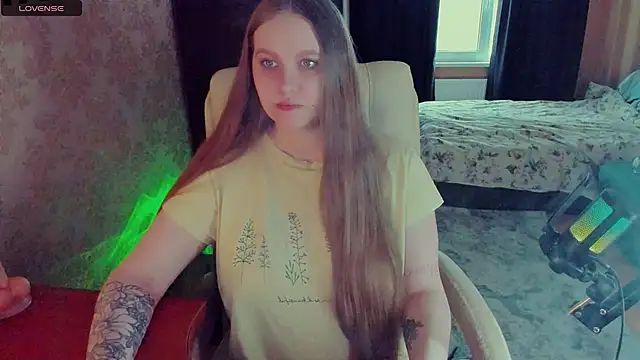 Alice Dreamgirl  online show from February 2025 12:17:02 PM