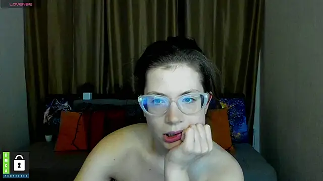 Snapshot of Alicia_redfollow chatting on January 2025 12:22:01 PM Alicia redfollow online show from January 2025 12:22:01 PM