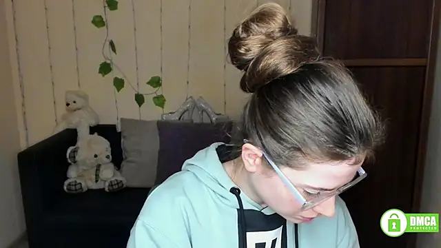 Snapshot of Alicia_redfollow chatting on February 2025 12:26:02 PM Alicia redfollow online show from February 2025 12:26:02 PM