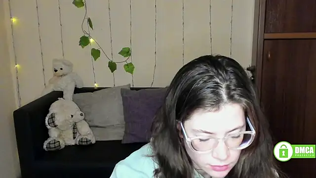 Snapshot of Alicia_redfollow chatting on February 2025 03:37:01 AM Alicia redfollow online show from February 2025 03:37:01 AM