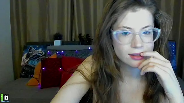 Snapshot of Alicia_redfollow chatting on February 2025 12:43:01 AM Alicia redfollow online show from February 2025 12:43:01 AM