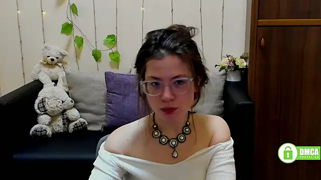 Snapshot of Alicia_redfollow chatting on February 2025 12:37:02 PM Alicia redfollow online show from February 2025 12:37:02 PM